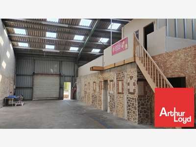 Entrepôts de 320m² à louer en ZA la Crèche