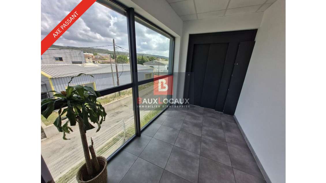 Local professionnel à louer à La Fare-les-Oliviers