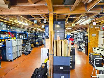 Location Locaux d'activités - Entrepôts à La Farlède