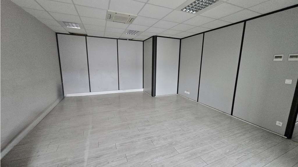 A louer bâtiment d'activité 500m² La Farlède A50