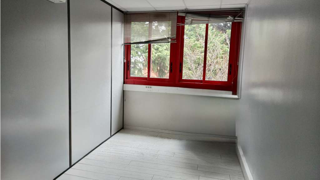 A louer bâtiment d'activité 500m² La Farlède A50