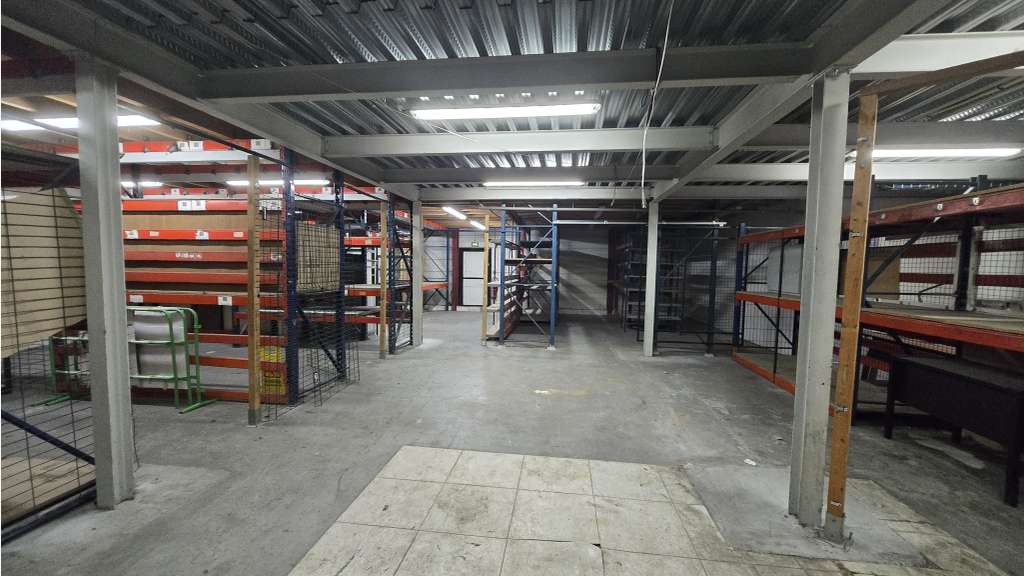 A louer bâtiment d'activité 580m² ZA La Farlède