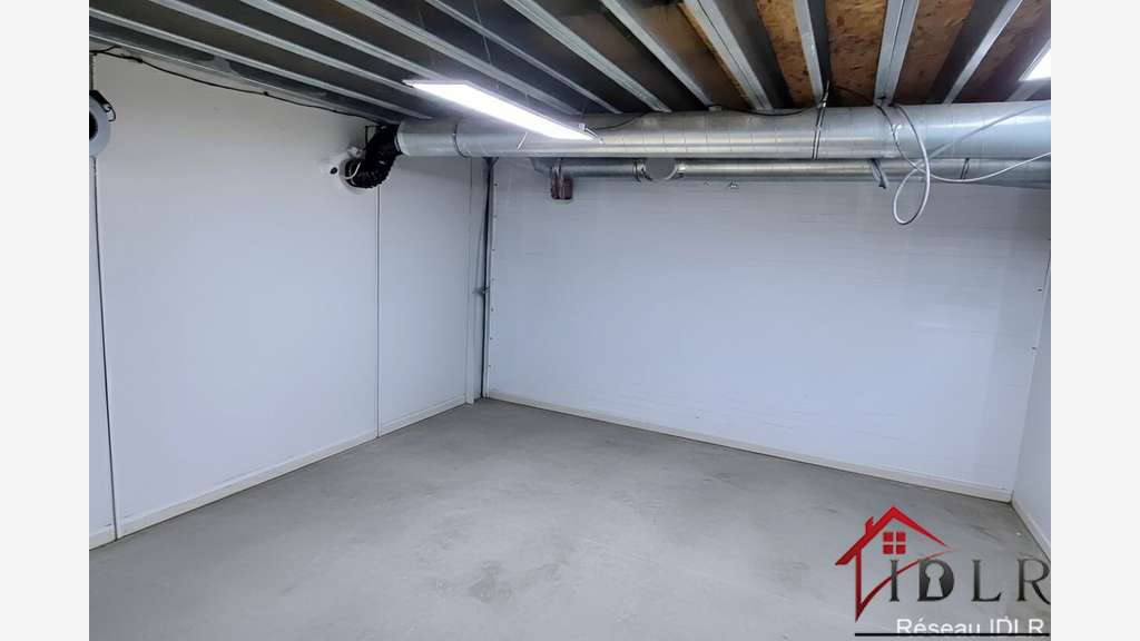A louer local commercial de 220m² à La Farlède