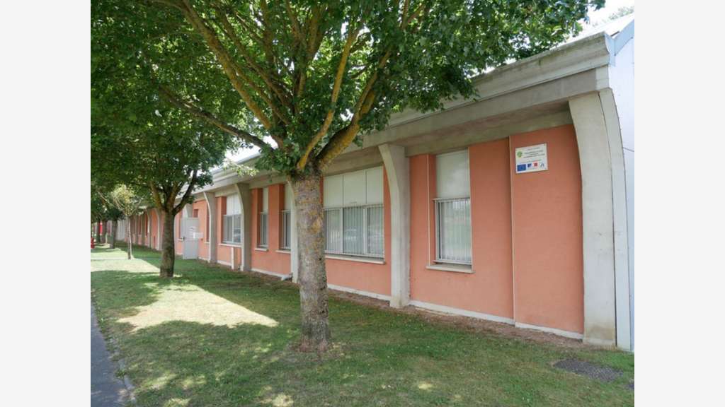 Local d'activité de 120m² à louer à la Fère