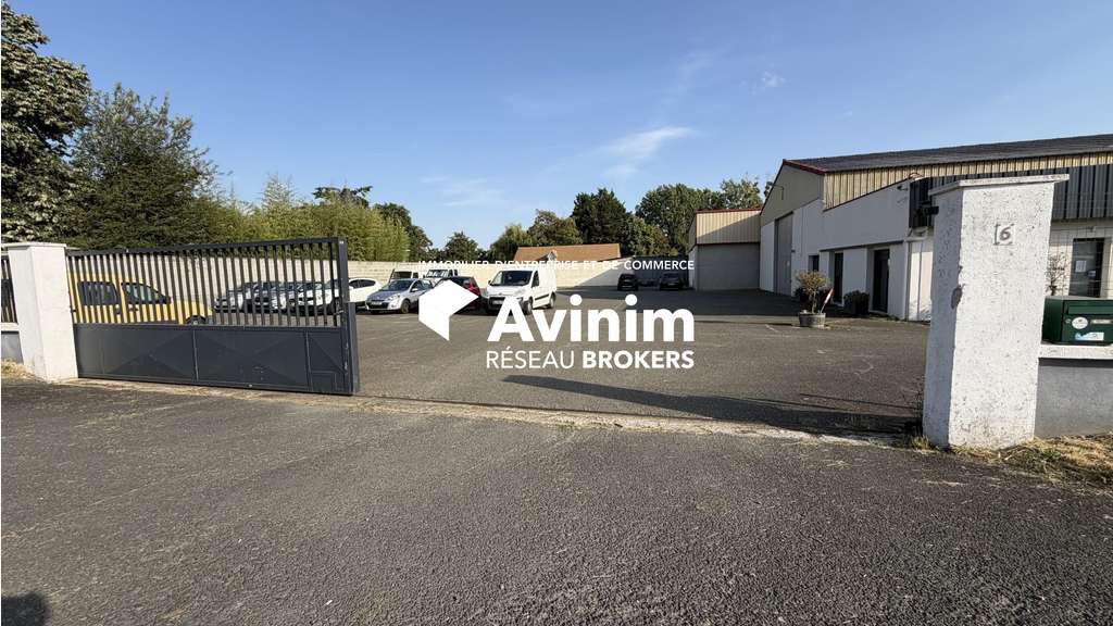 Bâtiment d'activité 800m² à louer à La Flèche
