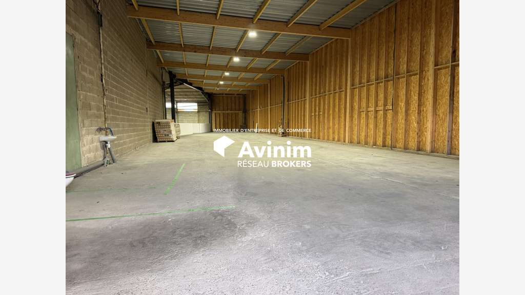 Bâtiment d'activité 800m² à louer à La Flèche
