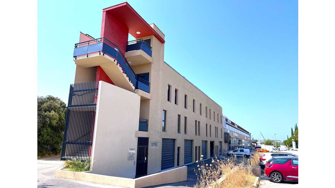 Entrepôt neuf 116m² loyer progressif ZI La Garde