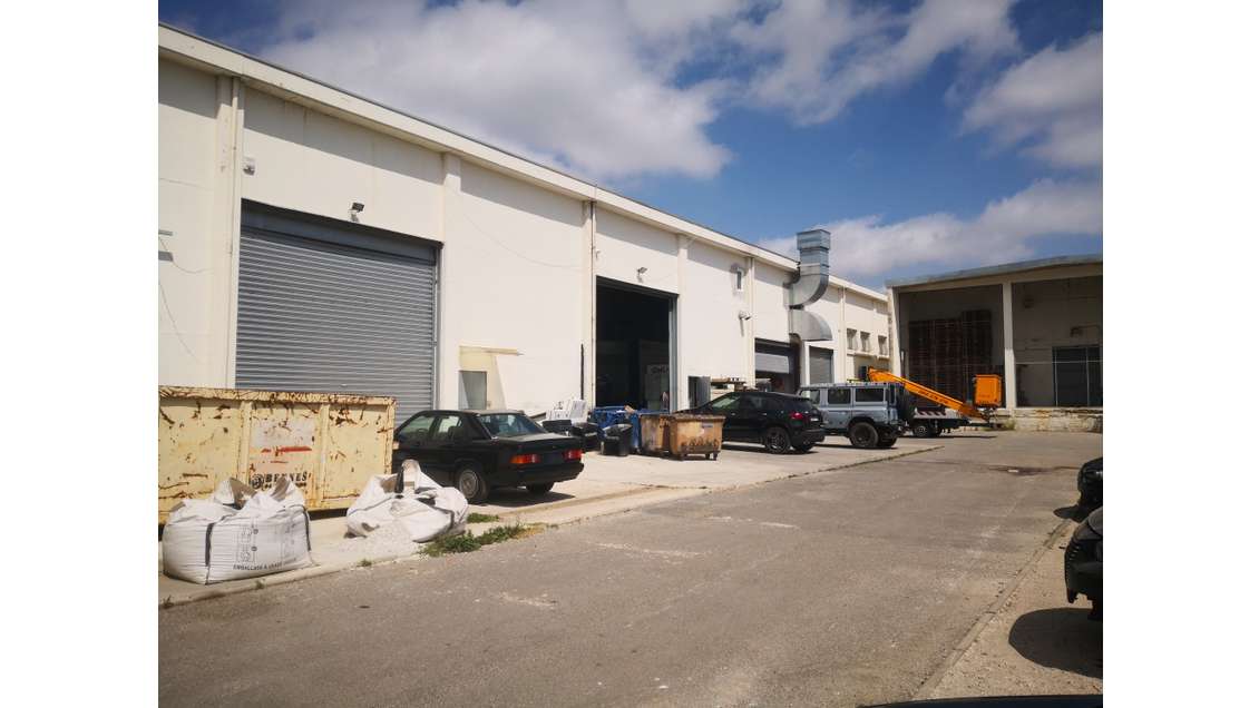 A louer entrepôt 144m² à La Garde