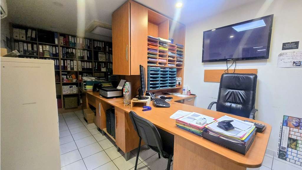 A louer entrepôt 142m² La Garde ZA Toulon-Est