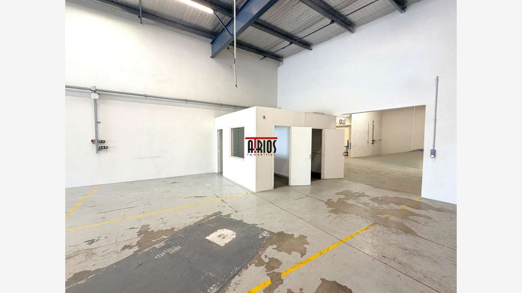 LOCAL D'ACTIVITÉ 640 M²