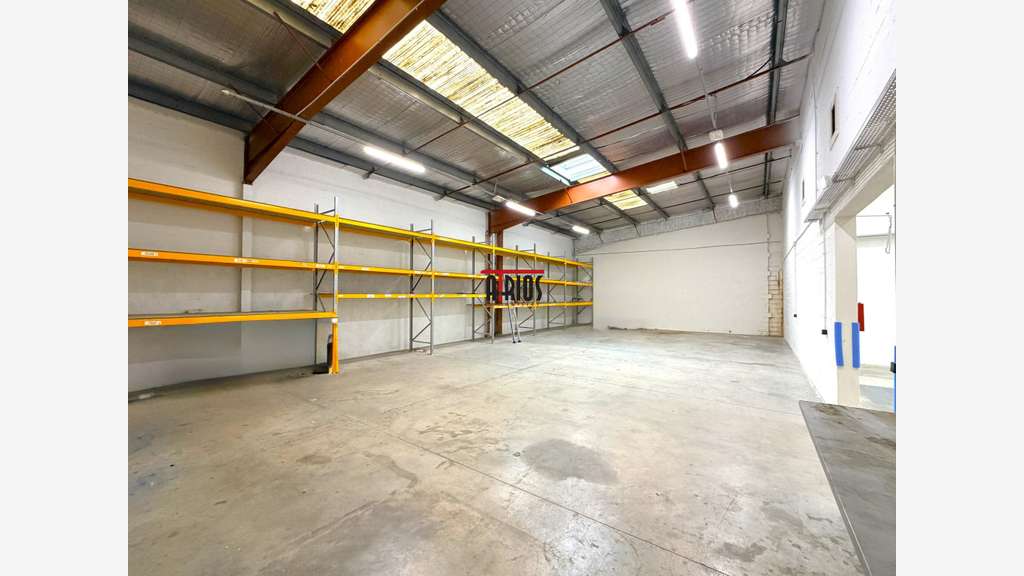 LOCAL D'ACTIVITÉ 640 M²