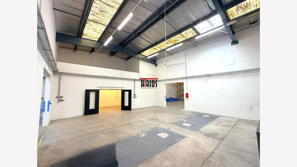 LOCAL D'ACTIVITÉ 640 M²