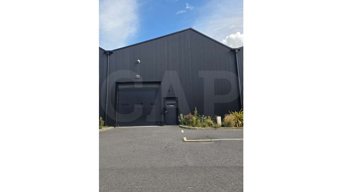 A louer cellule d'activité 200m² à La Gouesnière