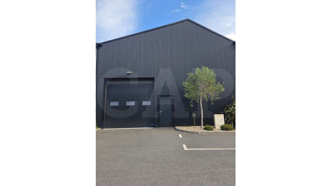 A louer cellule activité 200m² à La Gouesnière