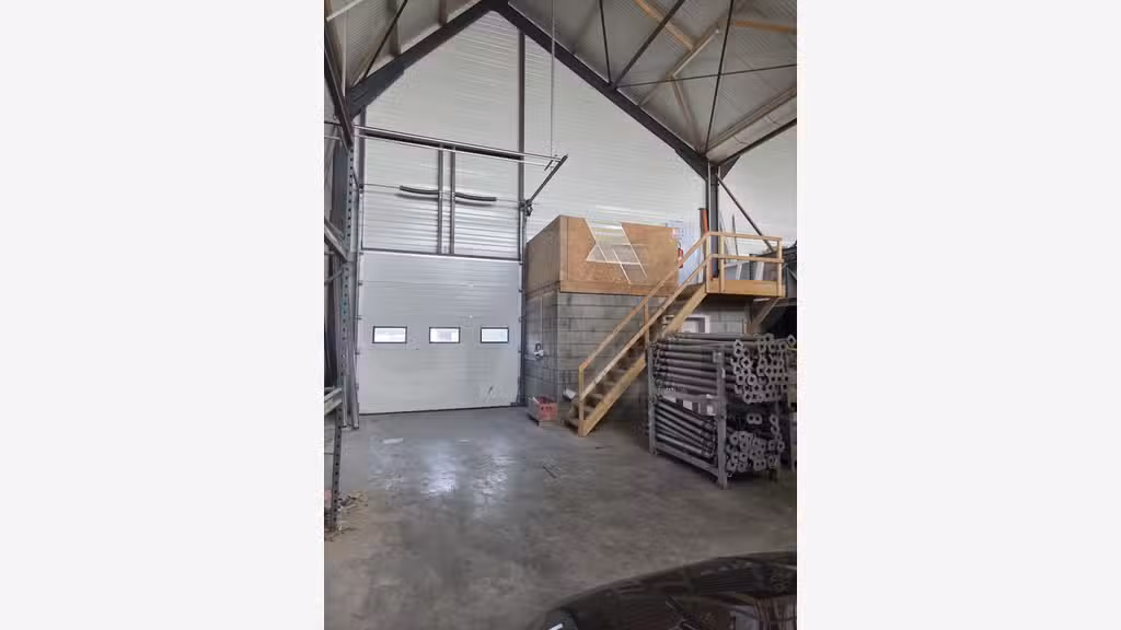 A louer local d'activité 180m² à La Gouesnière