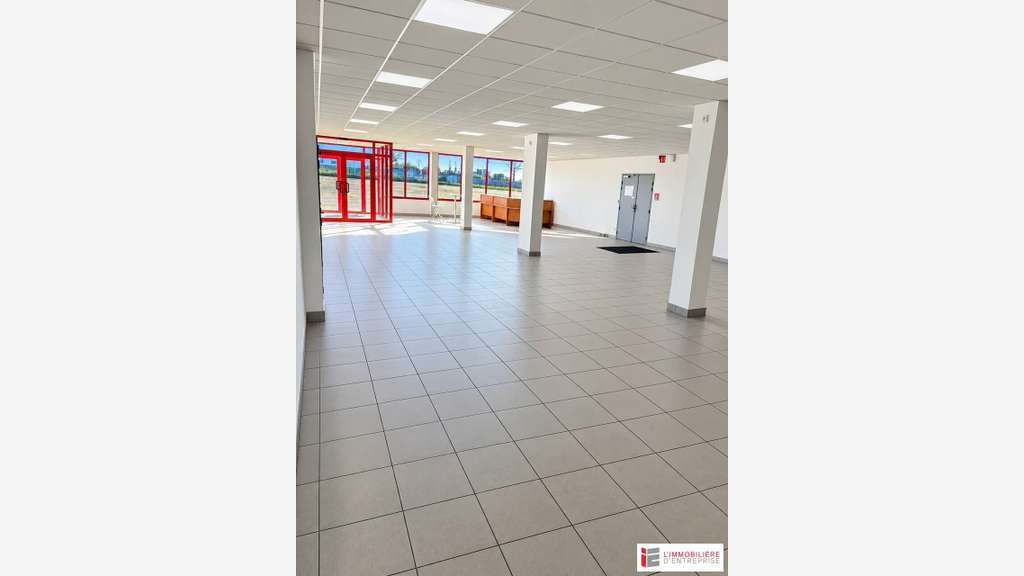 A louer bâtiment 1090m² à La Guerche-de-Bretagne