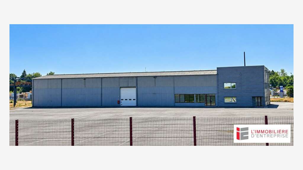 A louer bâtiment 1090m² à La Guerche-de-Bretagne