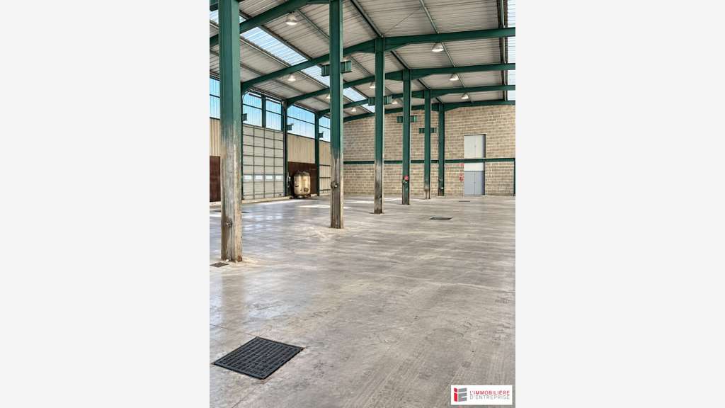 A louer entrepôt 811m² à La Guerche-de-Bretagne