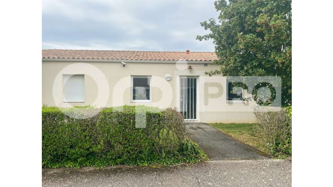 local professionnel de 69 M2