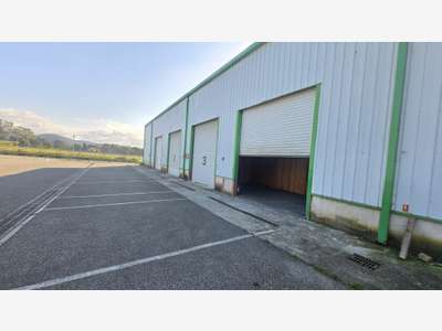 A louer entrepôt 1710m² à La Londe-les-Maures