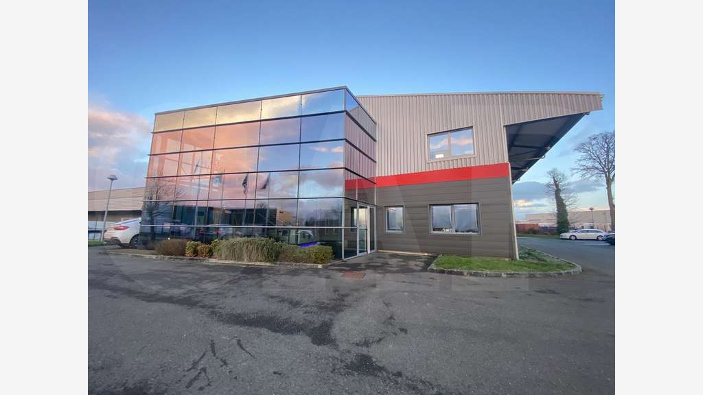 A louer bâtiment d'activités 888m² à La Mézière