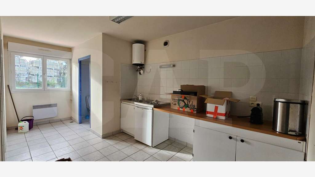 A louer bâtiment 250m² bail précaire Rennes Nord 