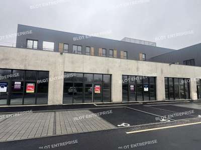 Location Locaux d'activités - Entrepôts à La Mézière