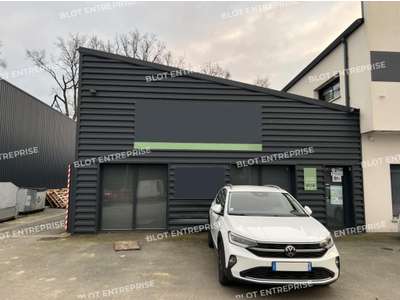 Location Locaux d'activités - Entrepôts à La Mézière