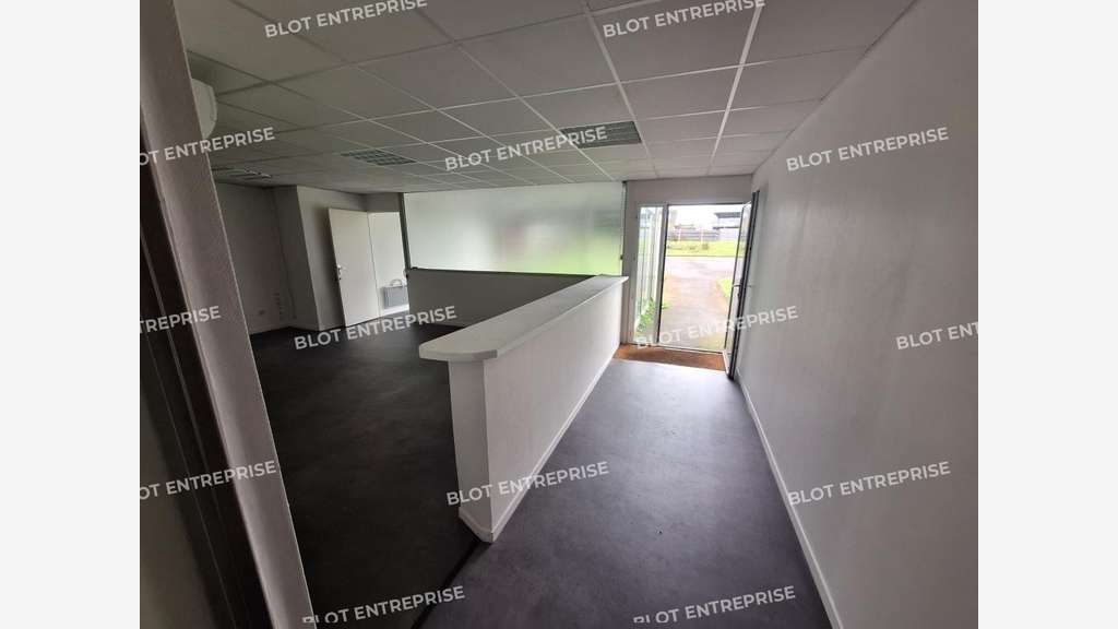 A louer local activités de 110m² à la Mézière