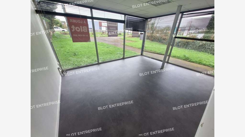 A louer local activités de 110m² à la Mézière