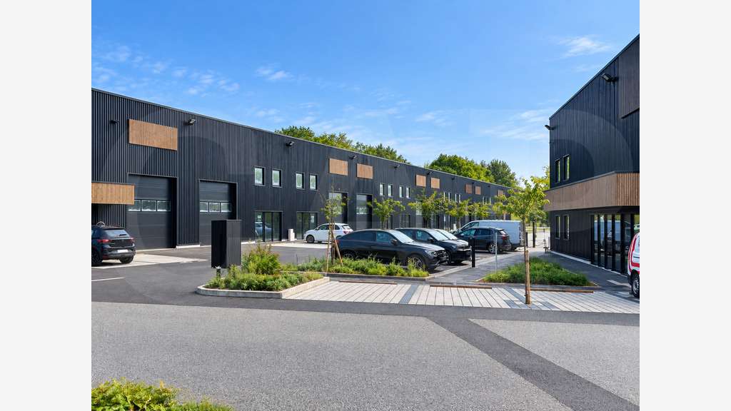 À LOUER – CELLULE D'ACTIVITÉS NEUVE DE 200 M² À LA