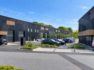 À LOUER – CELLULE D'ACTIVITÉS NEUVE DE 200 M² À LA
