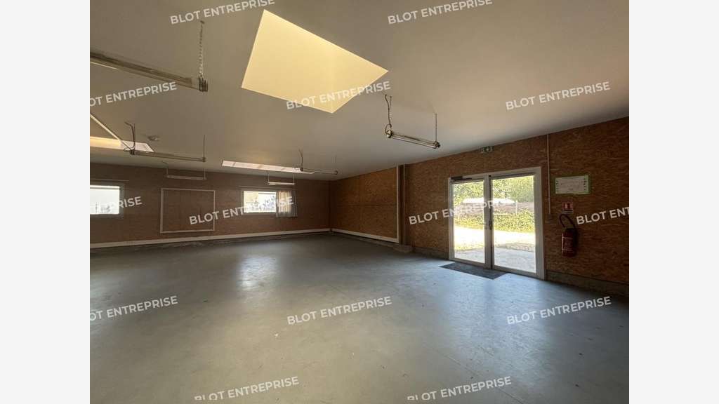 À LOUER - LOCAUX D'ACTIVITÉS - 172 M² - LA MO