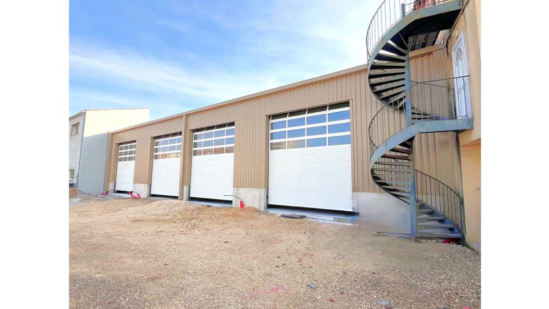 A louer entrepôt neuf 46m² à la Crau