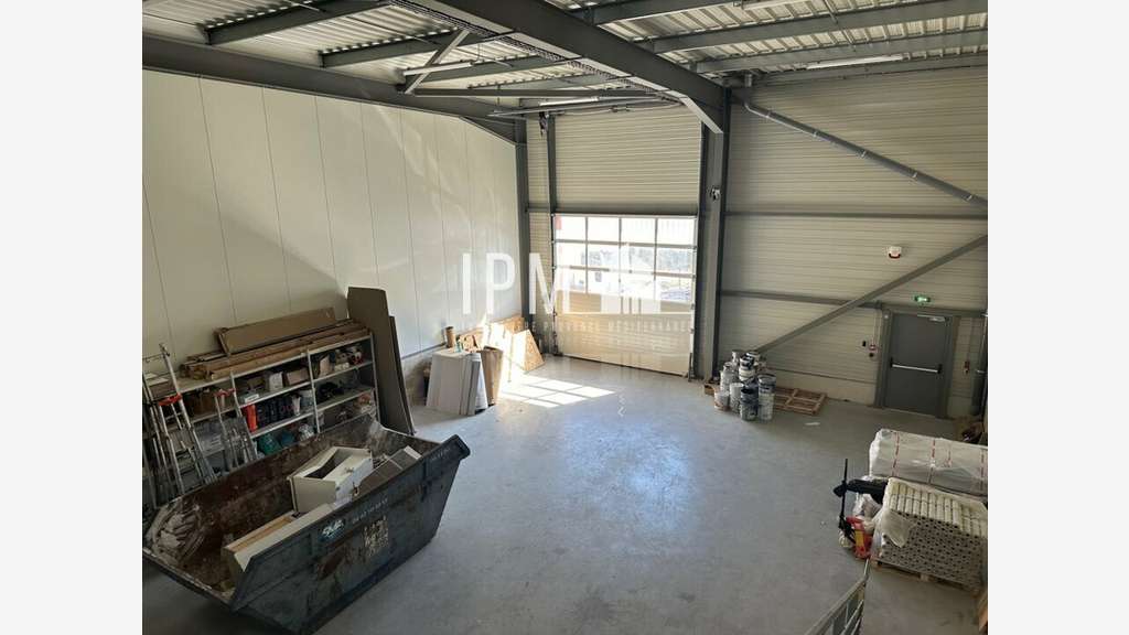 Local d'activité 282m² à La Penne sur Huveaune