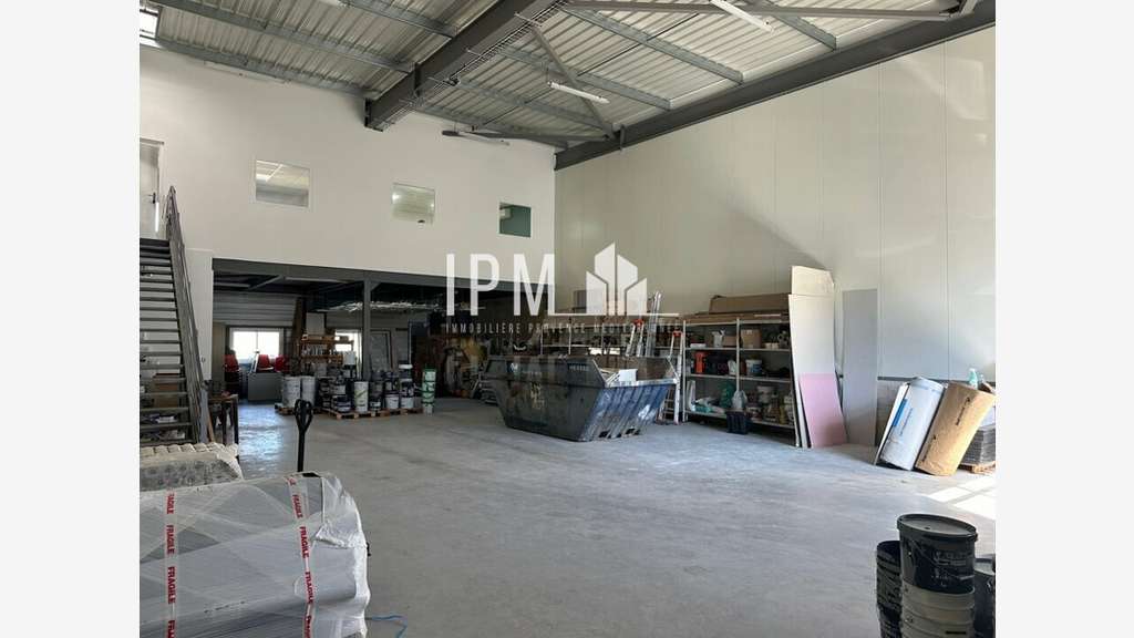 Local d'activité 282m² à La Penne sur Huveaune