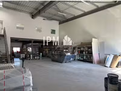 Local d'activité 282m² à La Penne sur Huveaune