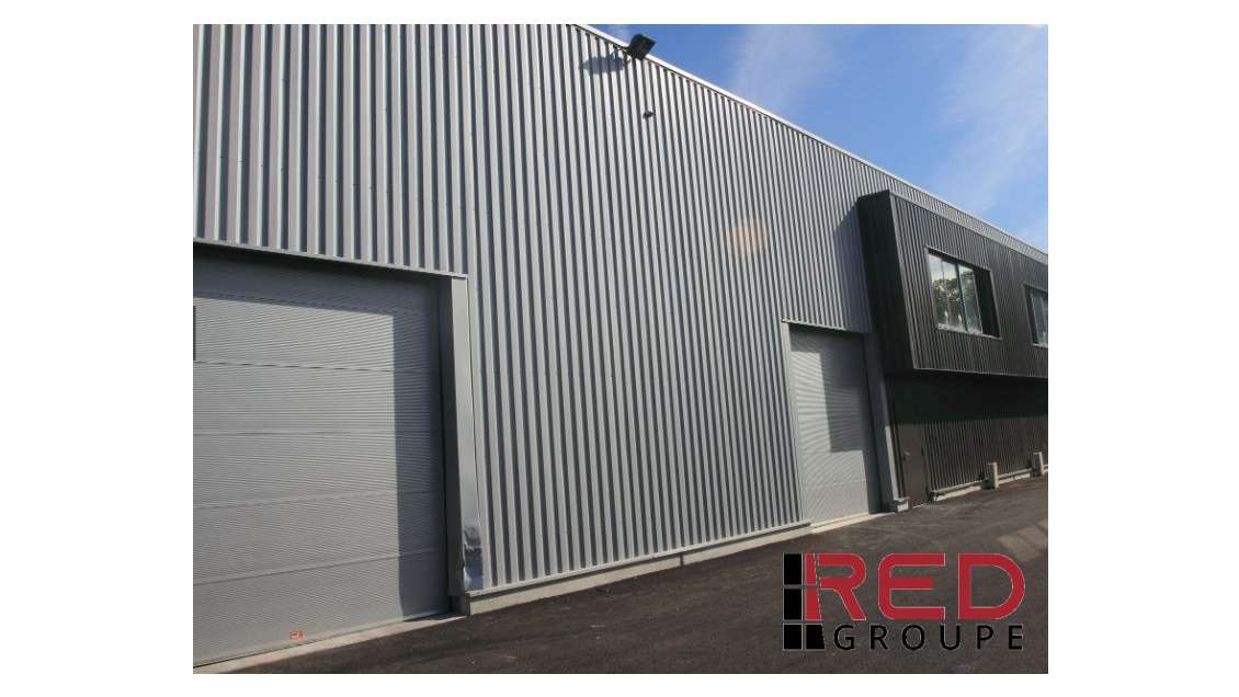 Loue entrepôt + bureaux 150m² à Penne-sur-Huveaune