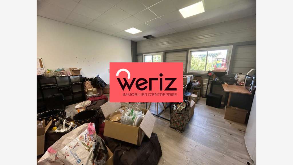 propose à la location des locaux d'activité
