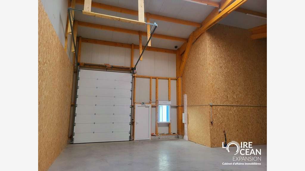 A louer local 185m² La Plaine-sur-Mer empl strat