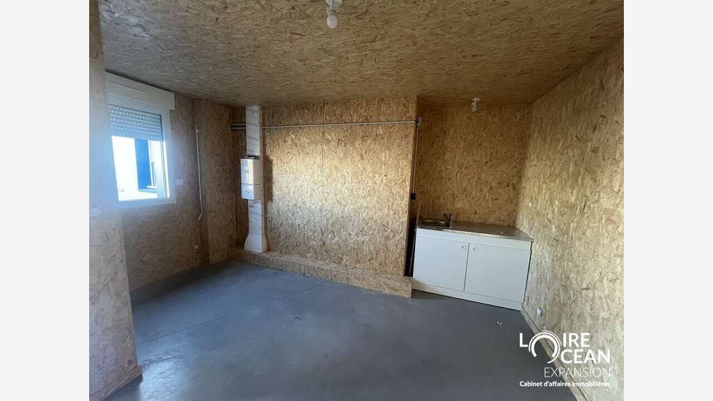 A louer local 185m² La Plaine-sur-Mer empl strat