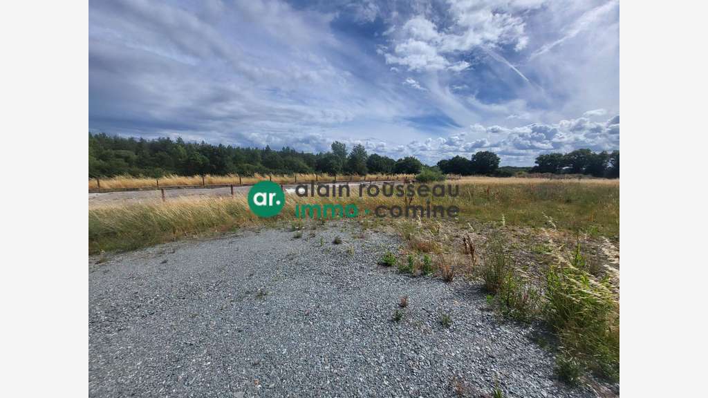 A louer entrepôt de 1 700m² à la Possonnière