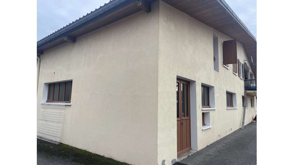 A louer local pro et/ou de stockage à la Ravoire