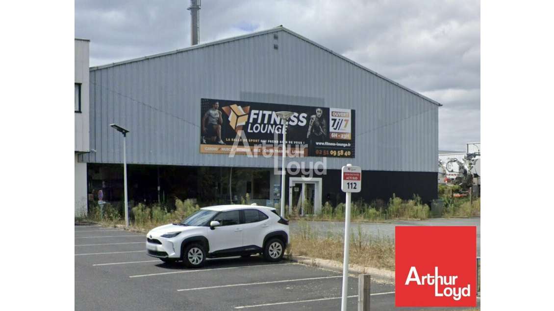 Local 1200m² à louer La Roche-sur-Yon Sud