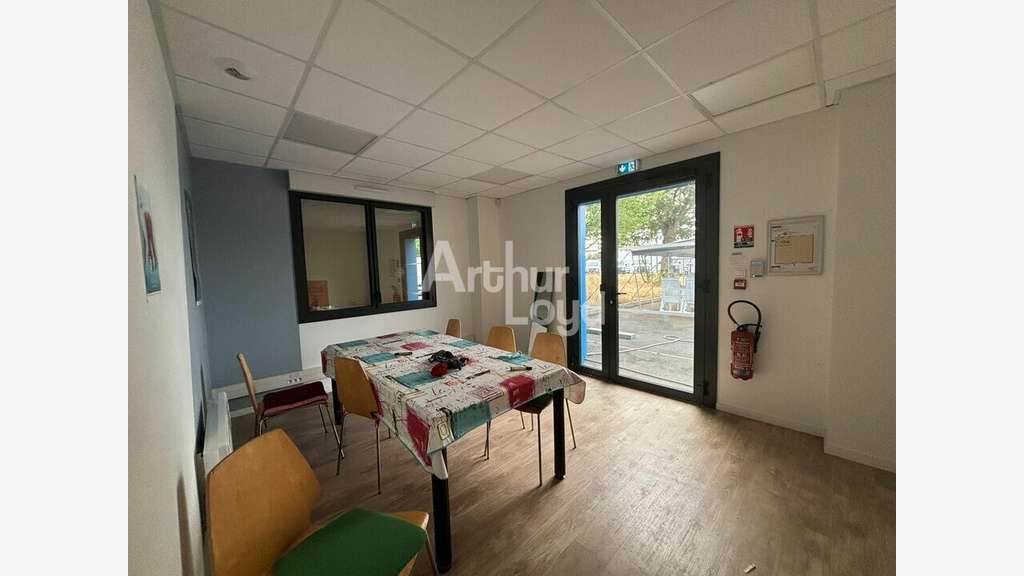 Local d'activité 625m² à louer à La Roche-sur-Yon