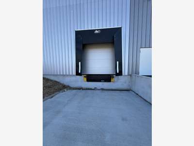A louer entrepôt logistique 2095m² CDA La Rochelle
