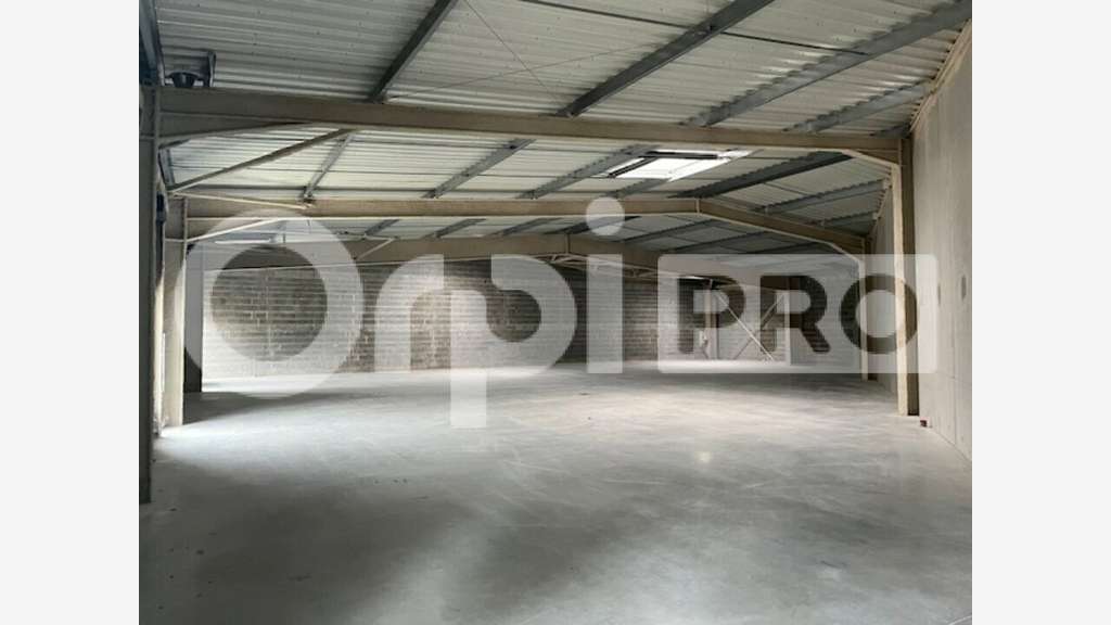 Atelier neuf de 499m² à louer à La Rochelle ZFU