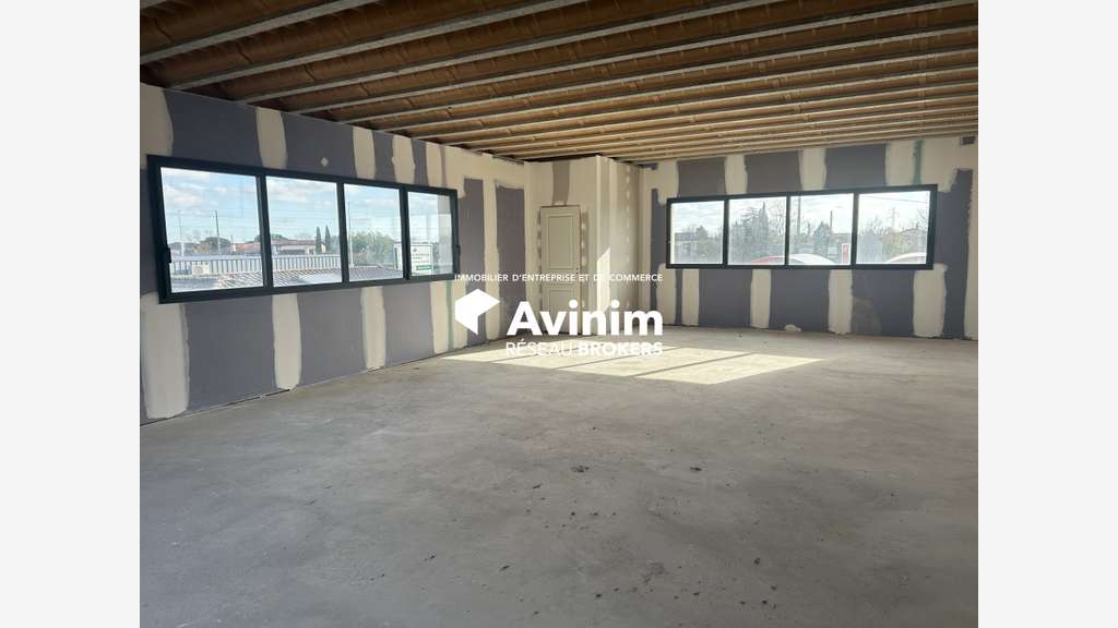 A louer 2 locaux de 75m² La Salvetat Saint Gilles
