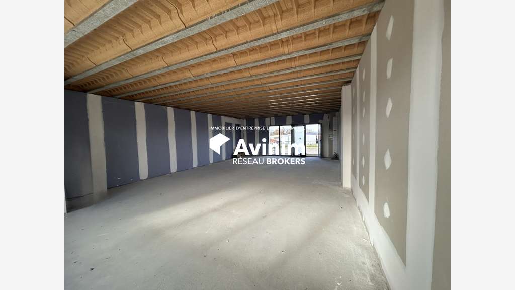 A louer 2 locaux de 75m² La Salvetat Saint Gilles
