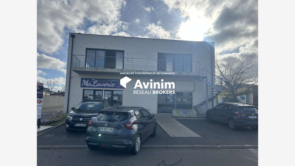 A louer 2 locaux de 75m² La Salvetat Saint Gilles